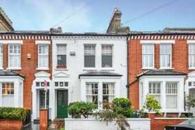 2 bedroom Flat for s...